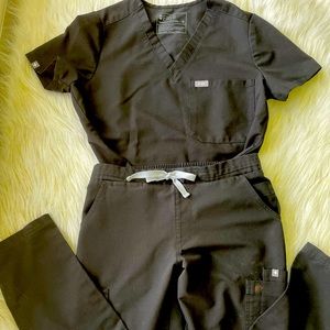 Figs black scrubs set